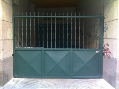 PUERTA BATIENTE LACADA AL HORNO
