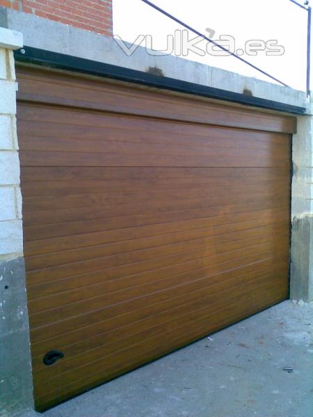 puerta imitacion madera automatica