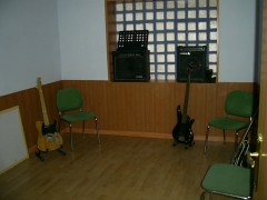 Aula de guitarra y bajo