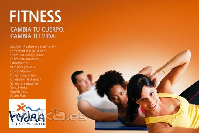 Gimnasio con sala completa de maquinas de cardio y fuerza, clases en grupo de Spinning, pilates....