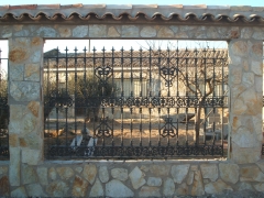 Reja de forja y acabado pintura ferrica