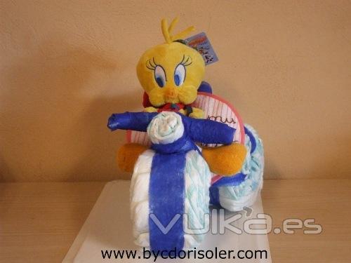 Piolin en triciclo de pañales