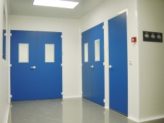 Puertas simples y dobles para salas blancas