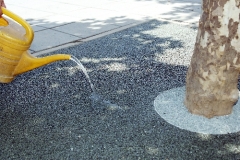 Alcorques drenantes con resina velestone resin, fijacion de gravillas