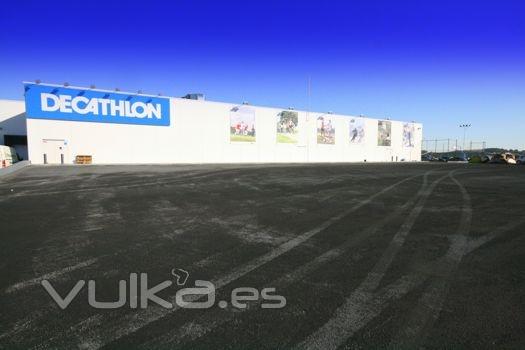 Suelos compactados con arena negra Igea, compactacion suelos, aparcamiento decathlon de Tudela