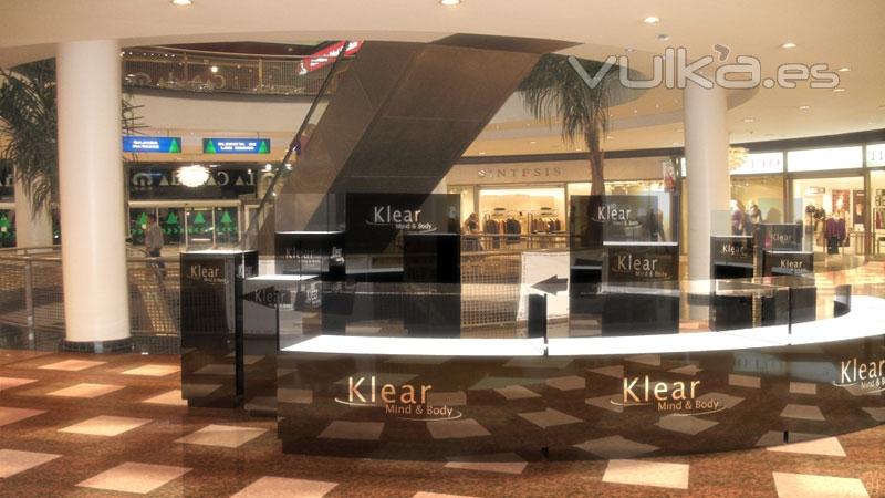 Montaje stand firma comercial en centro comercial