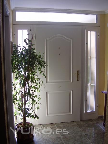  puerta entrada fabricada y montada luis calatayud VALENCIA