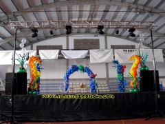 Decoracion con globos, escenario carnaval