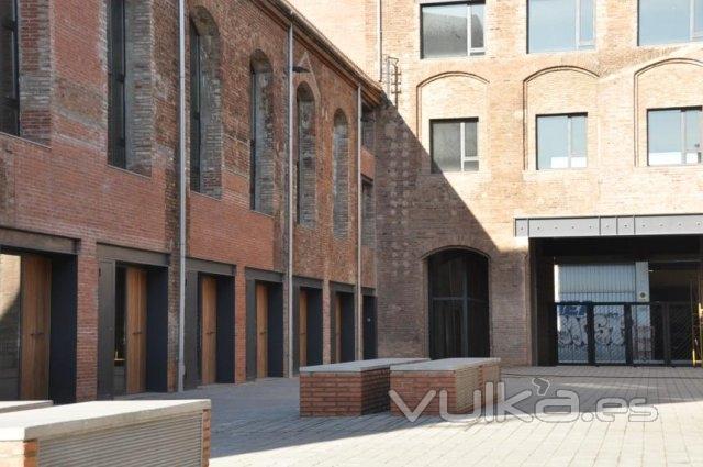 Fachada del edificio de Lofts en Barcelona. Vivienda obra nueva