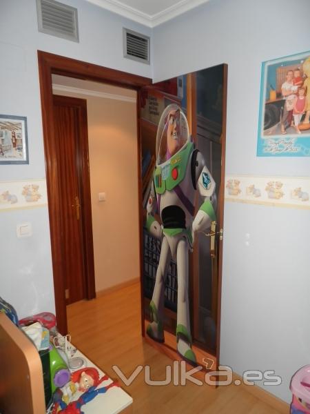 Puerta decorada con vinilo de Buzz Lightyear Zaragoza