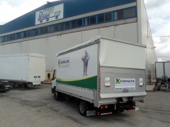 Carroceria tipo semi-lonas para el transporte de neumaticos