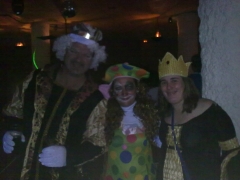 Los reyes del castillo en sala el sactillo
