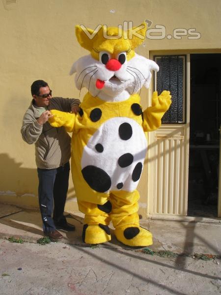 mascota publicitaria terminada en nuestro taller