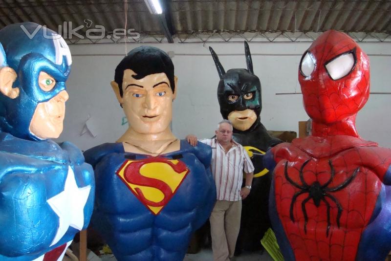 pasacalle superheroes en construccion