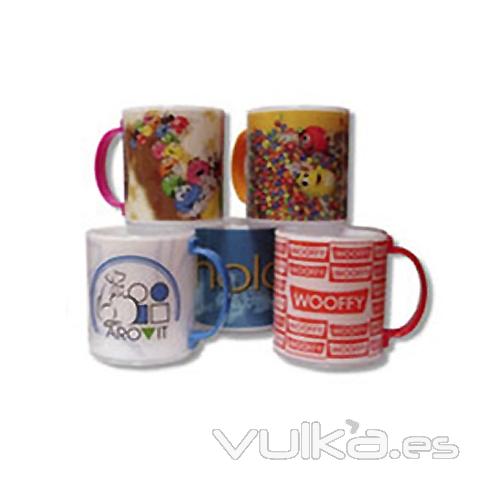 Taza mug decorada de plstico de 450cc. Categora Merchandising. Ref. ZAZMK12