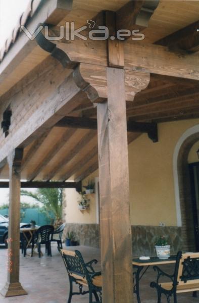 detalle de pilares de pergola