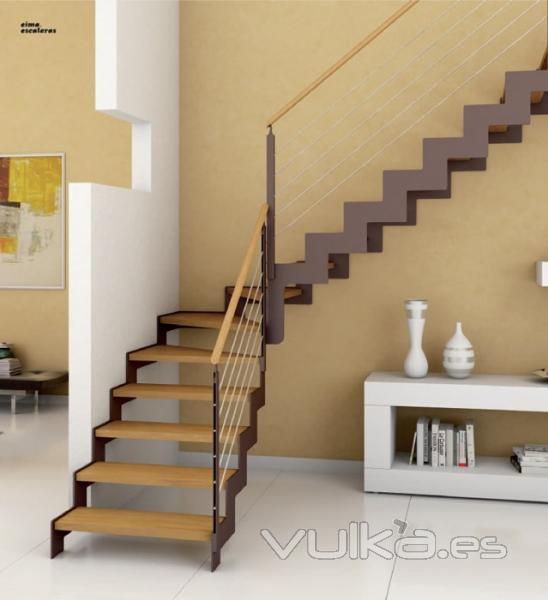 Escalera con estructura metlica y peldaos de madera