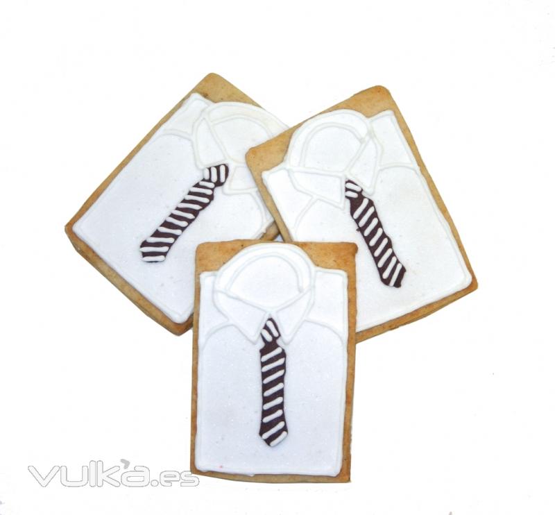 GALLETAS EN FORMA DE CAMISA