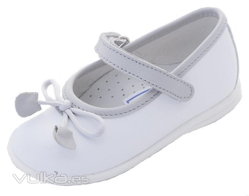 Zapatos salon nia piel blanco con detalles en gris
