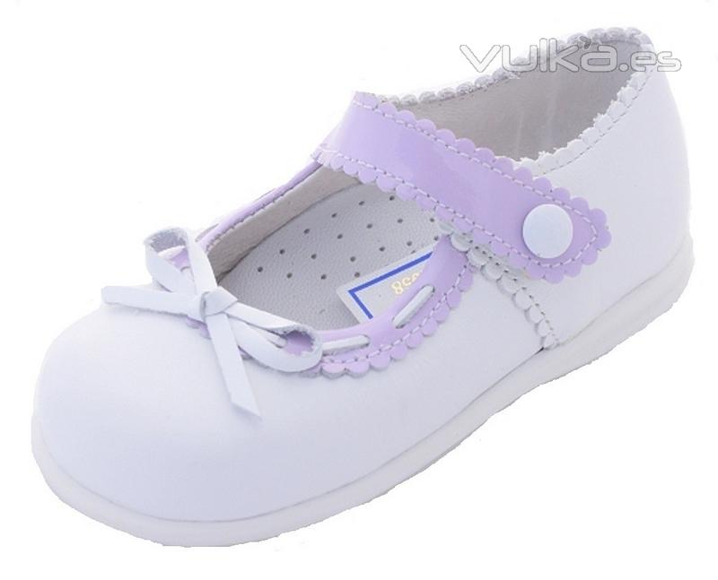 Mercedes nia piel blanca combinado con charol lila