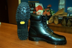 Botas de monte a medida con suela de vibran