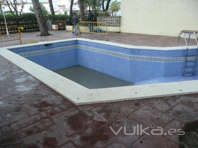 Trabajos de pavimentacin y ejcucion de piscina