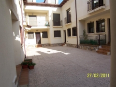 Chalet adosado de reciente construccion en sotillo de la adrada, situado en zona tranquila y proximo