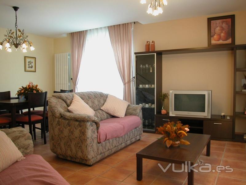 Epona Casa Rural.  Garray (Soria).  Alquiler completo (8-10 personas). (A 3 minutos de Soria Capital)