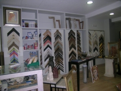 Enmarcacionestodos los estilosdecoraciones propias, tallas oros , platas y decapes
