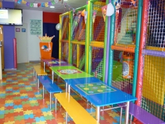 Zona para celebrar cumpleanos, trono para el cumpleanero/ra o merendar