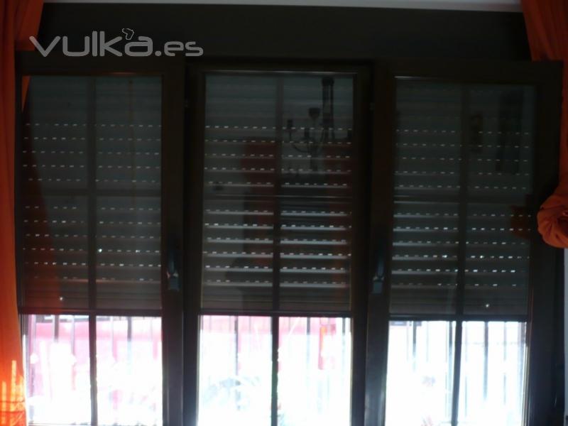 Ventanas de aluminio con persianas de aluminio
