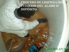 Proceso de limpieza del depósito de agua sanitaria