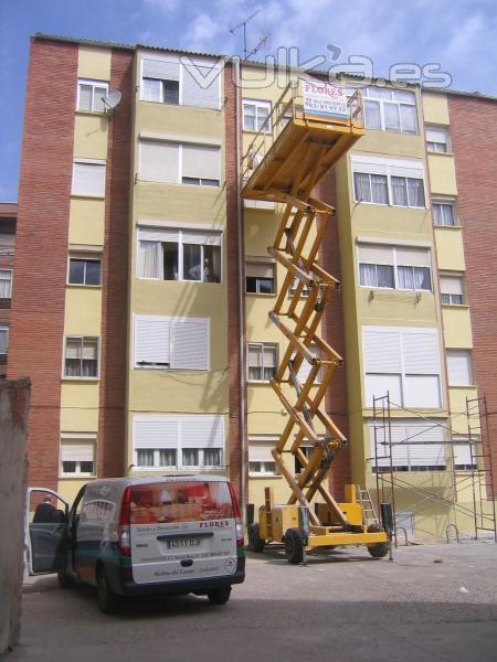 PINTADO DE FACHADA, CON PLATAFORMA