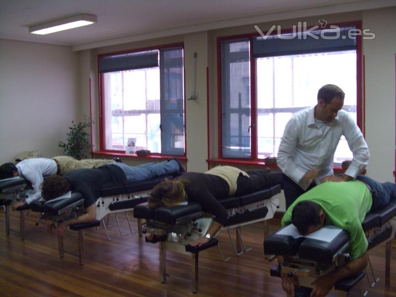 Centro Barry Quiropractica. Quiropractor Mark. Experto en Subluxacion Vertebral.