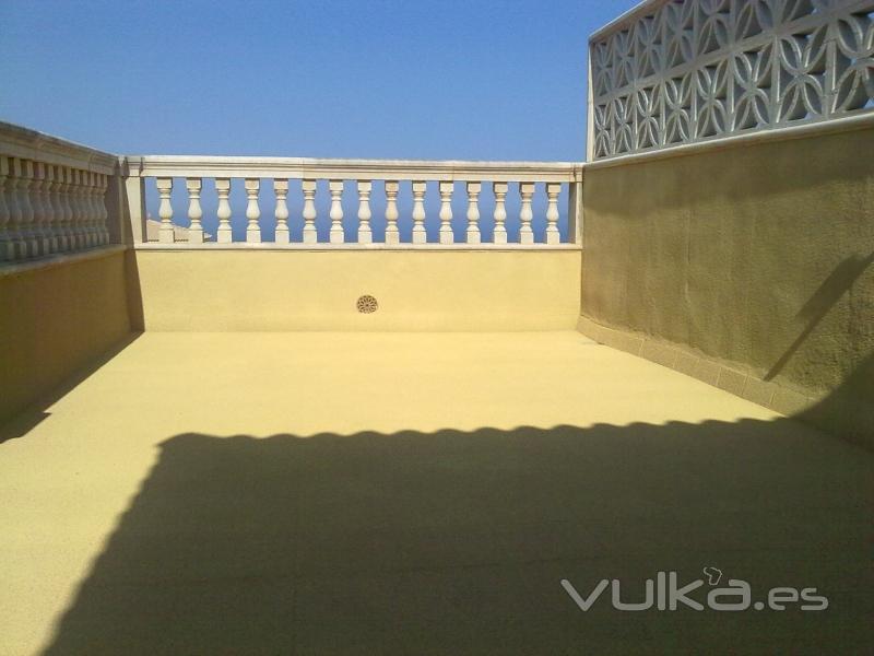 Impermeabilizacin y aislamiento trmico terraza de vivienda en Baha Azul