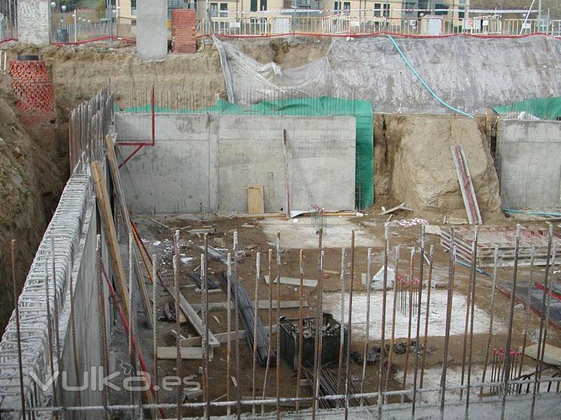 Cimentacion por bataches en edificio de viviendas