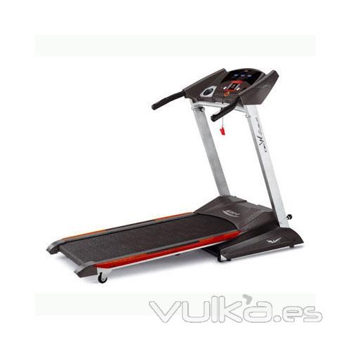 Cinta de andar y correr con 12 programas BH FITNESS PRISMA M30 2010, 1 a 18 km hora, motor de 2.75 C