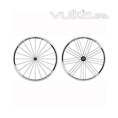 Juego ruedas bicicleta carretera CAMPAGNOLO VENTO REACTION 2011 compatible 9, 10 y 11 vel, cubierta 