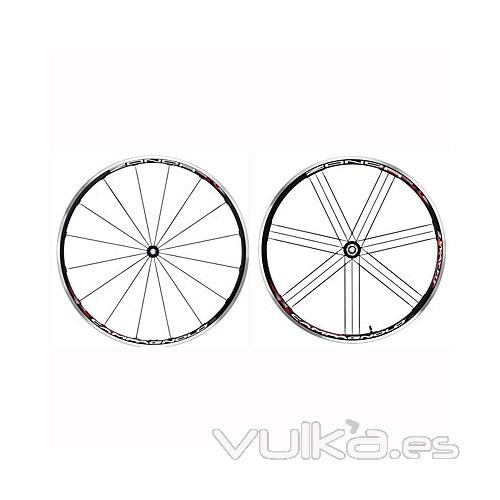 Juego ruedas bicicleta carretera CAMPAGNOLO ZONDA 2011 compatible 9, 10 y 11 vel, cubierta para CAMP