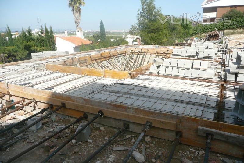 Vivienda unifamiliar en Calicanto (ejecucin de piscina y primer forjado sanitario)