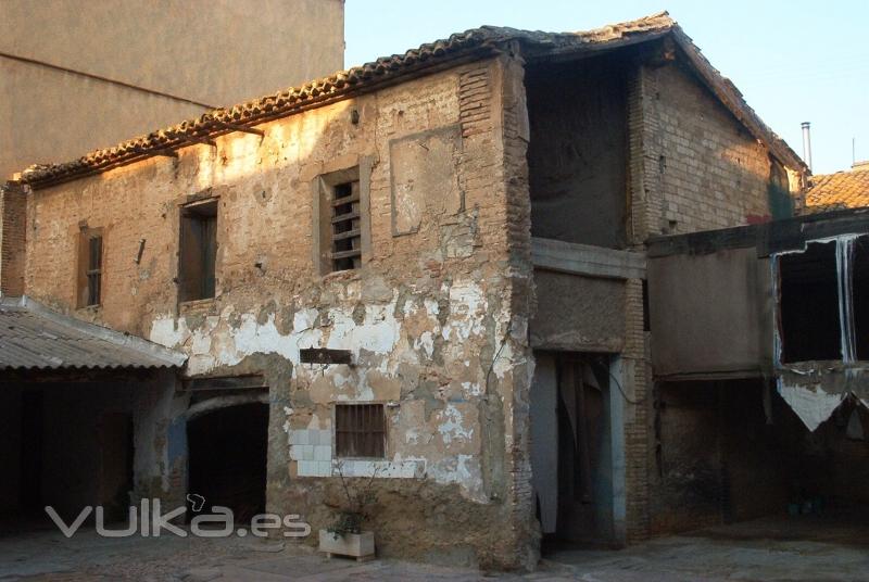 Derribo de edificaciones en Benetsser.