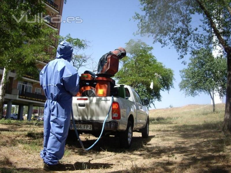 Sanidad vegetal y proteccin ambiental / Control de plagas de jardin y forestales. 