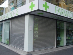 Puertas de seguridad collbaix su farmacia mas segura
