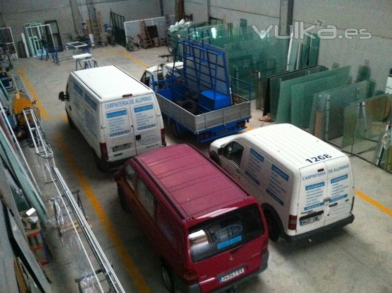 Disponemos de varios vehiculos acondicionados para cada necesidad