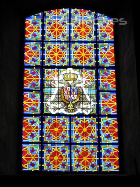 Iglesia de Sta Mara de Palacio. Vidriera Sur III. Con escudo Imperial.