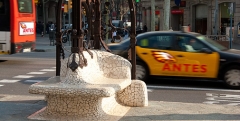 La mensajeria antes esta en los comienzos las imagenes de la empresa son las calles de barcelona