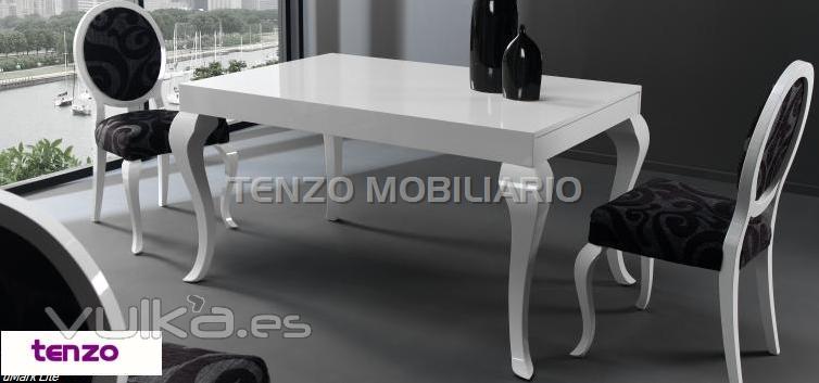 Mesa blanco y plata. Colección Andrómeda