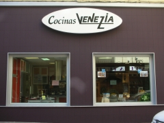Nueva fachada cocinas venezia