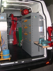 Equipamiento furgonetas inansur