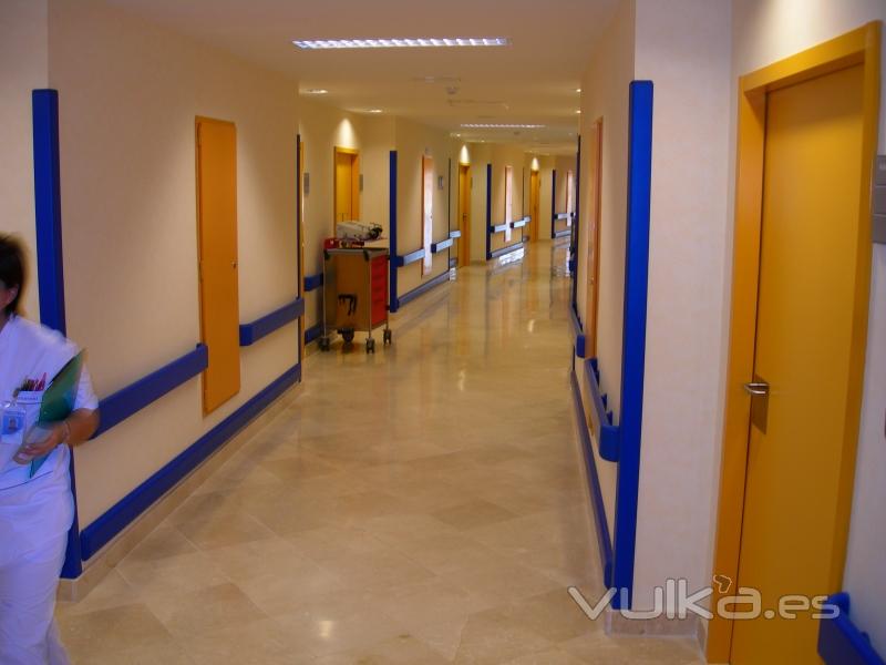 Protecciones Murales IPAVYN (pasillo de hospital)